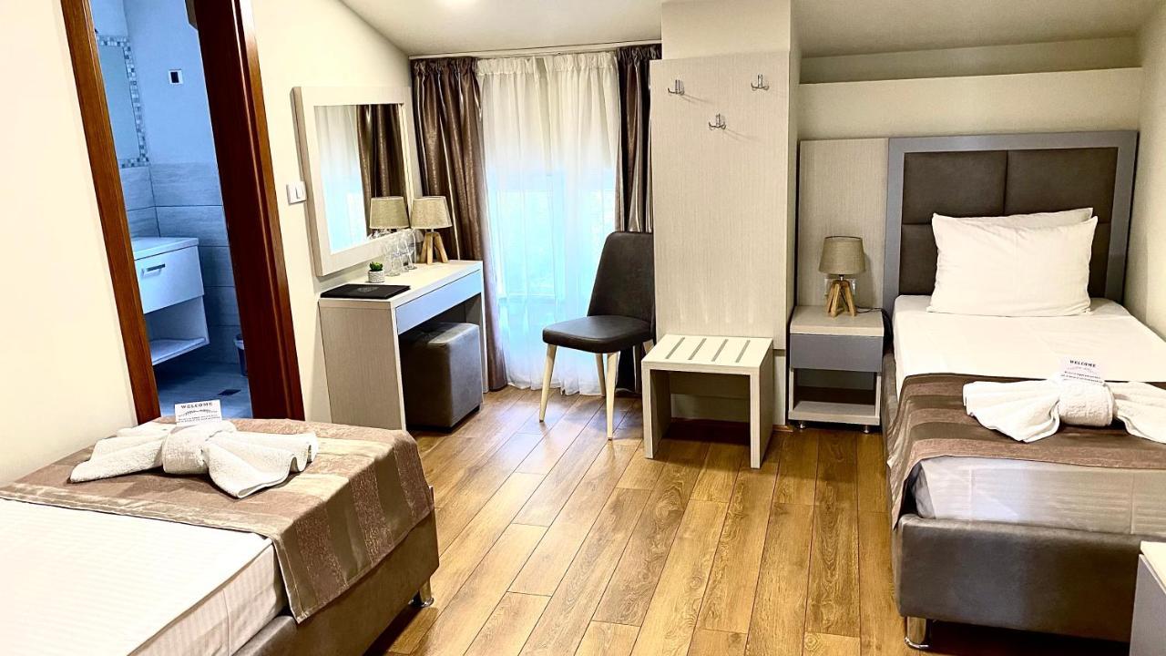 Hotel Olimpija Plus Herceg Novi Bagian luar foto