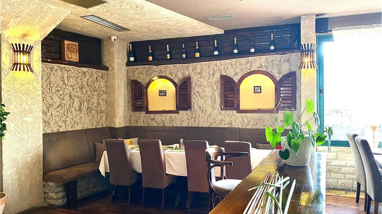 Hotel Olimpija Plus Herceg Novi Bagian luar foto