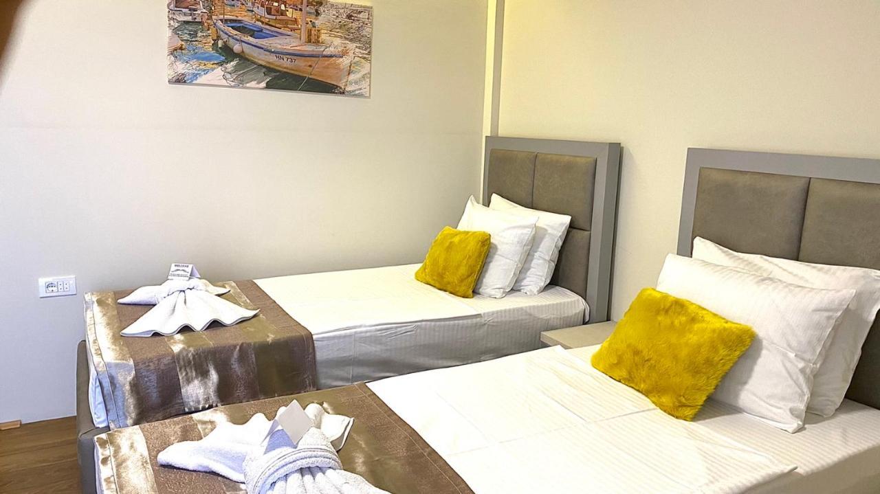 Hotel Olimpija Plus Herceg Novi Bagian luar foto