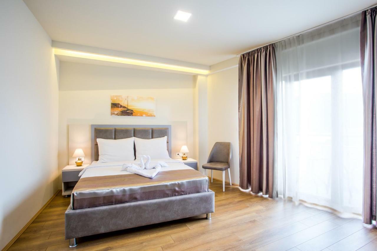 Hotel Olimpija Plus Herceg Novi Bagian luar foto